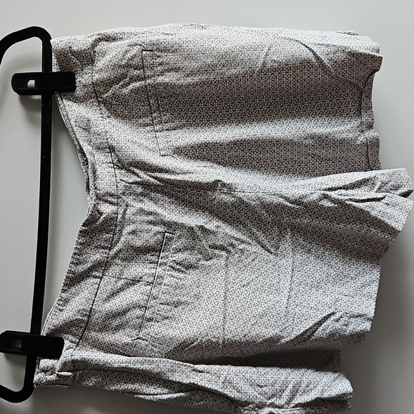 2/$20 Banana Republic - Gray Bermuda Shorts Relaxed Fit - Size 10 - Picture 5 of 5